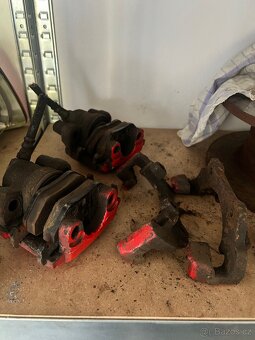 BMW E36 zbytky dílů 318is - 3