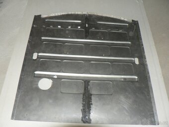 Kufrová podlaha Tatra 603 - 3