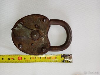 Starý visací zámek - 3