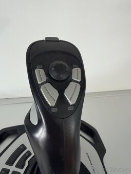 Logitech Joystick Extreme 3D Pro s originální krabicí. - 3