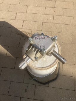 Převodovka 1:1 s drážkováním pro 540ot/min - 3