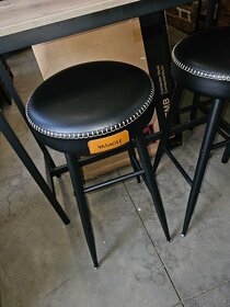 Nový barový set - stůl + 2x židle - 3