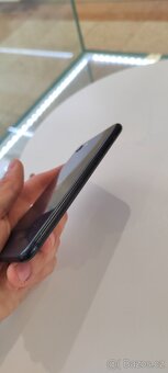 Apple iPhone SE 2020 64GB - 3