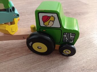 Dřevěný traktor se zvířátky Vilac - 3