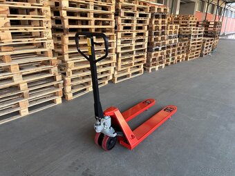 Ruční paletový vozík 2500kg, paleťák - 3
