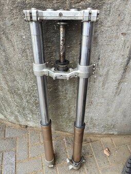 Husqvarna 610 / 410 - přední tlumiče - 3
