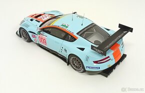 1:18 Autoart Aston Martin DBR9 24h Le mans 2008 - 3