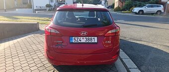Hyundai i30 CRDi 1,6 CW combi diesel - 3