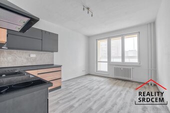 Pronájem bytu 2+kk s dvěma lodžiema, ul. Podroužkova, Ostrav - 3