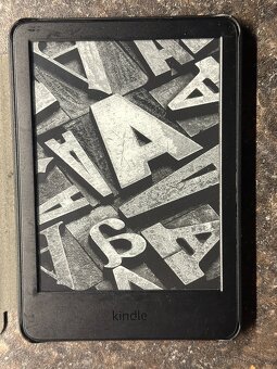 Čtečka Amazon Kindle 11. generace 16GB černá + obal - 3
