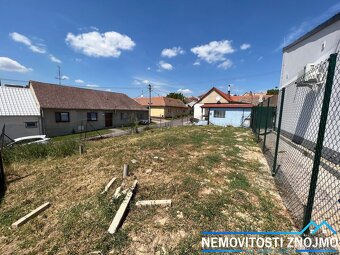 Prodej pozemku 139m2, s podzemním vinným sklepem, Hodonice - 3