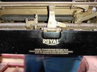 Psací stroj royal - 3