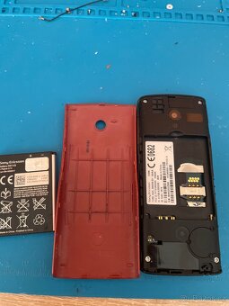 Sony ericsson j108i - 3