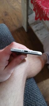 iPhone se 2020 - 3