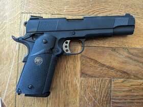 M.E.U. SOC (celokov, blowback) + 3D pouzdro + kuličky - 3