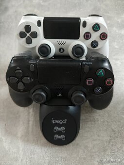 Playstation 4 pro - 3