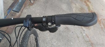 Horske kolo Kross vel. rámu L , Kola 29, Shimano Alivio - 3