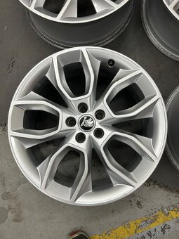 Origo sada r18 5x100 Škoda, model Crater - 3