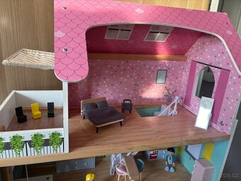 Dřevěný domeček pro panenky - 3