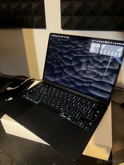 SPĚCHÁ – MacBook Air M3 (2024) – 512 GB / 16 GB RAM – TOP ST - 3