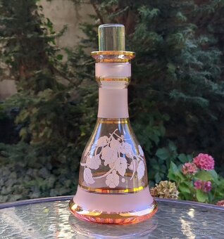 Skleněná růžová karafa se zlacením - 3