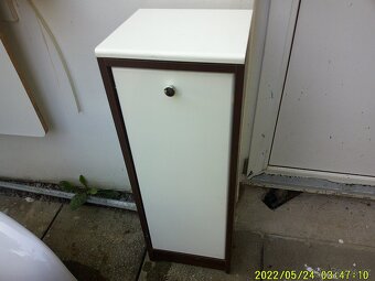UMYVADLO a skřínka na špinavé prádlo a pod. - 3