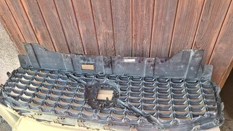 Maska Volvo xc60 R- desing - 3