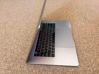 MacBook Pro 15” 2017/i7/16GB/256Gb SSD/Space Gray - 3