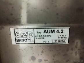 Nástěnná bezdotyková baterie AZP Brno - 3