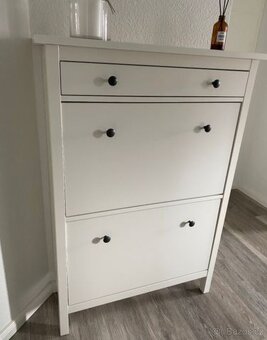 Hemnes botník - 3
