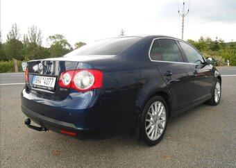 Volkswagen Jetta 2,0 TDI 103 kW CZ Serviska nafta - 3