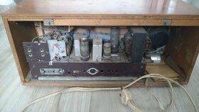 Retro rádio Tesla 323A - 3