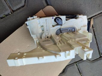 VW Crafter ,Man nový zadni zamek dveří - 3