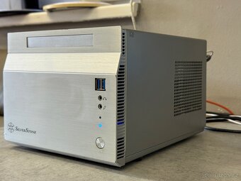 mikro PC i5-8500 6 jádro / 16GB / GTX1050Ti 4GB / 256GB nvme - 3