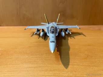 F-18 Hornet - model letadla 1:72 - 3