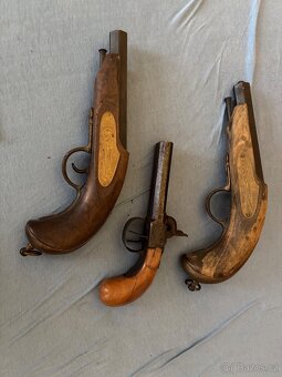 Prodám 3ks repliky perkusních pistolí - 3