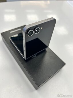 Samsung Galaxy Z Flip6 512GB Silver Shadow - zánovní, záruka - 3