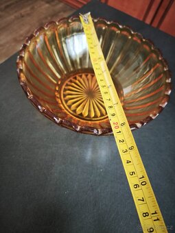 Stará miska z medového skla. - 3