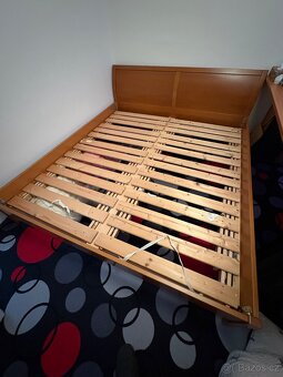 Manželská dřevěná postel 180x200. Původní cena 36tis. - 3