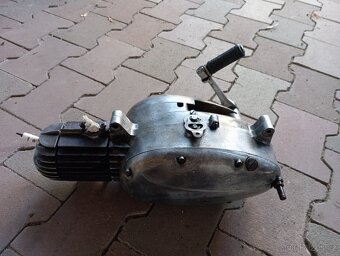 JAWA 550/ 555 MOTOR - 3