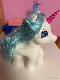 Velký česací jednorožec s doplňky - 3