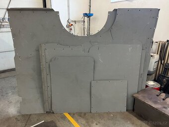 Prodám sedadla, podlada, boky - 3