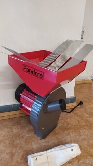 Kladivkový šrotovnik na obilii - 3