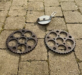 Jawa 100 Robot - rozety - 3