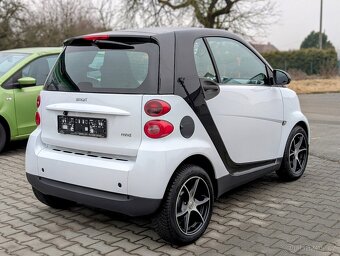 SMART FORTWO MHD AUTOMAT 1.0i 45kW JEN 107TKM - 3