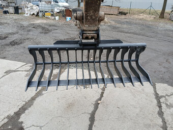 roštové třidící hrábě š.150cm pro stroje JCB - 3