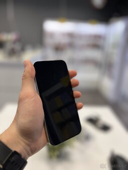 Apple iPhone 15 128GB Green E-SIM - 3