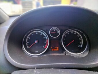 Opel Corsa 1.2 63kw 2011 - 3