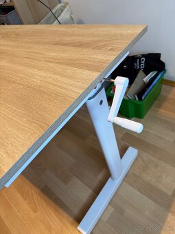 Výškově nastavitelný stůl s ovládáním 120x60 – jako nový - 3