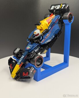 Stojan pro LEGO Speed Champions F1 2025 - Akce 4+1 - 3